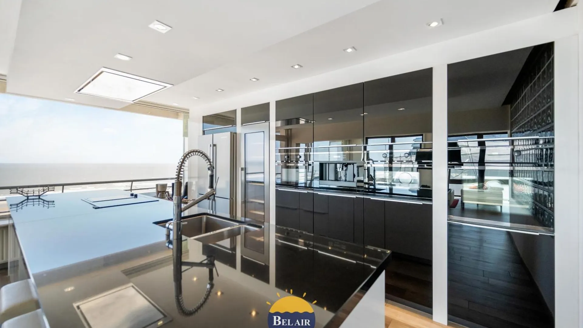 Luxury Apartment With Amazing Seaview In Ostend T1 0*,