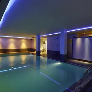 4* מלון Europe